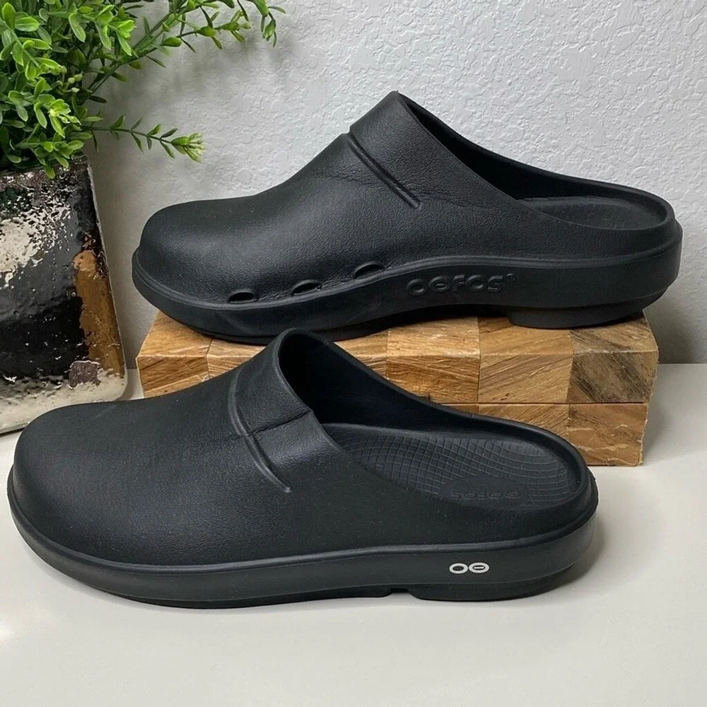 OOFOS OOCLOOG CLOG Black with Seamless‎ Design Men's 10/ Women's 12